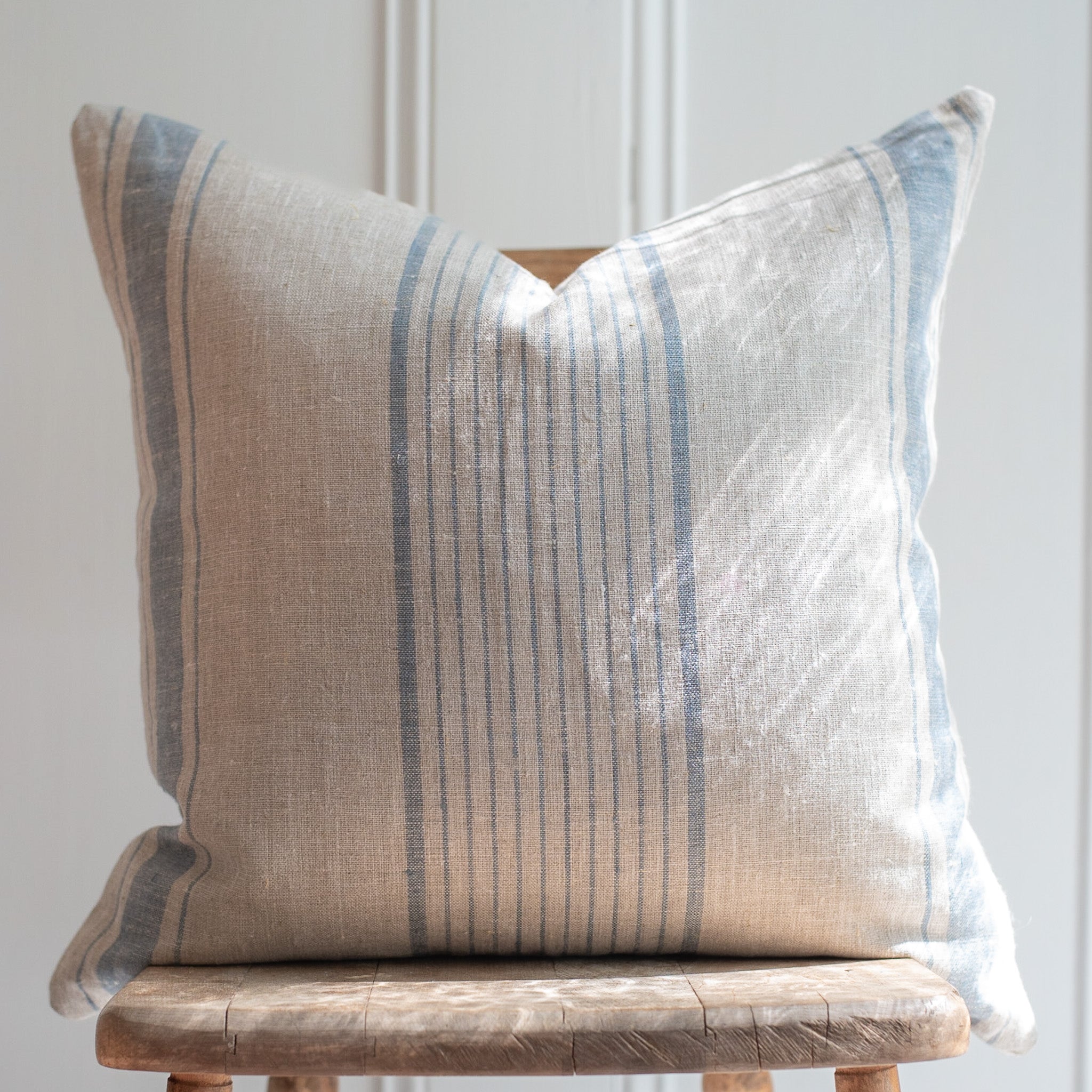 Linen Navy Stripe Pillow Cover 02