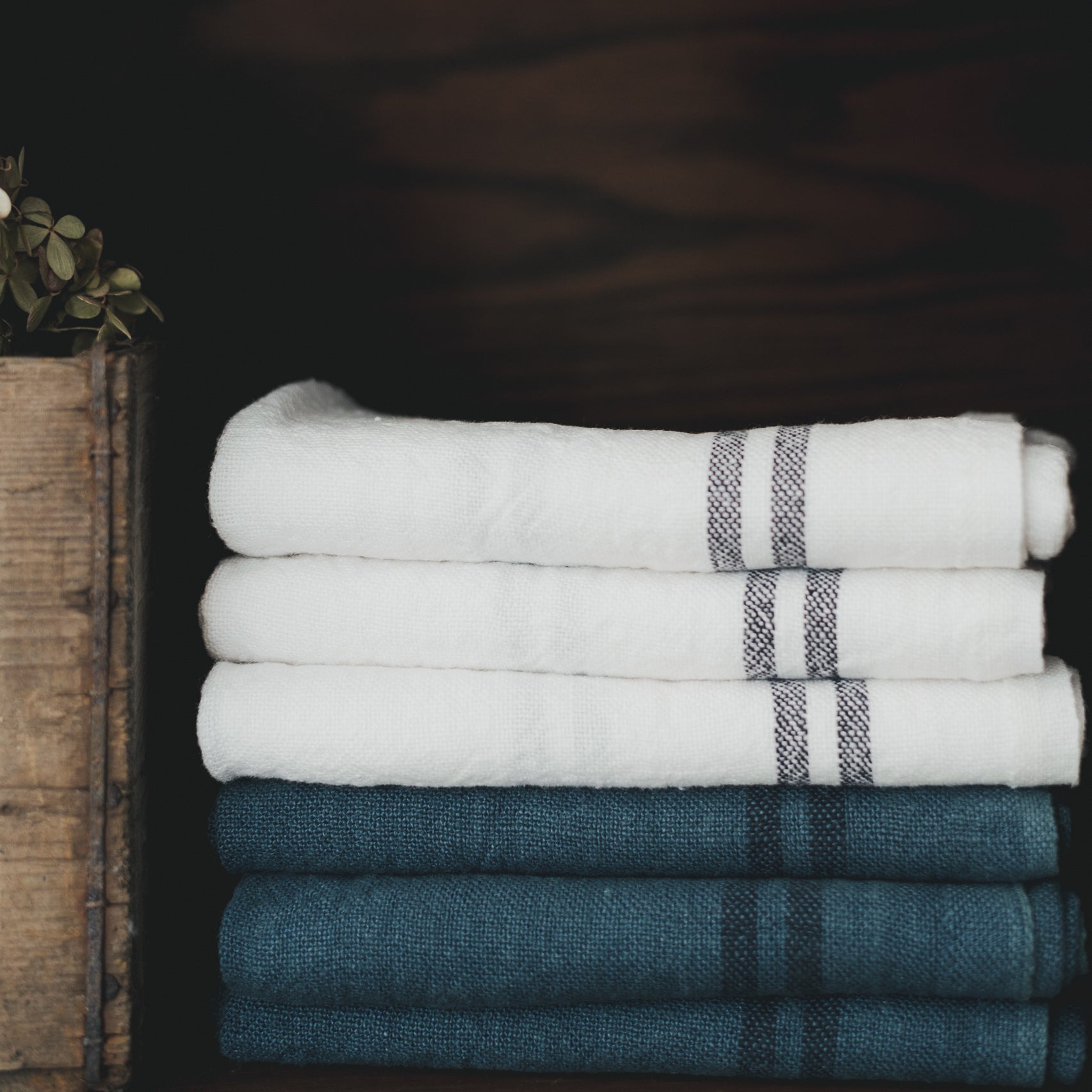 These 100% authentic natural French linen kitchen towels are delightfully stunning and make for the perfect kitchen and chef companion. 