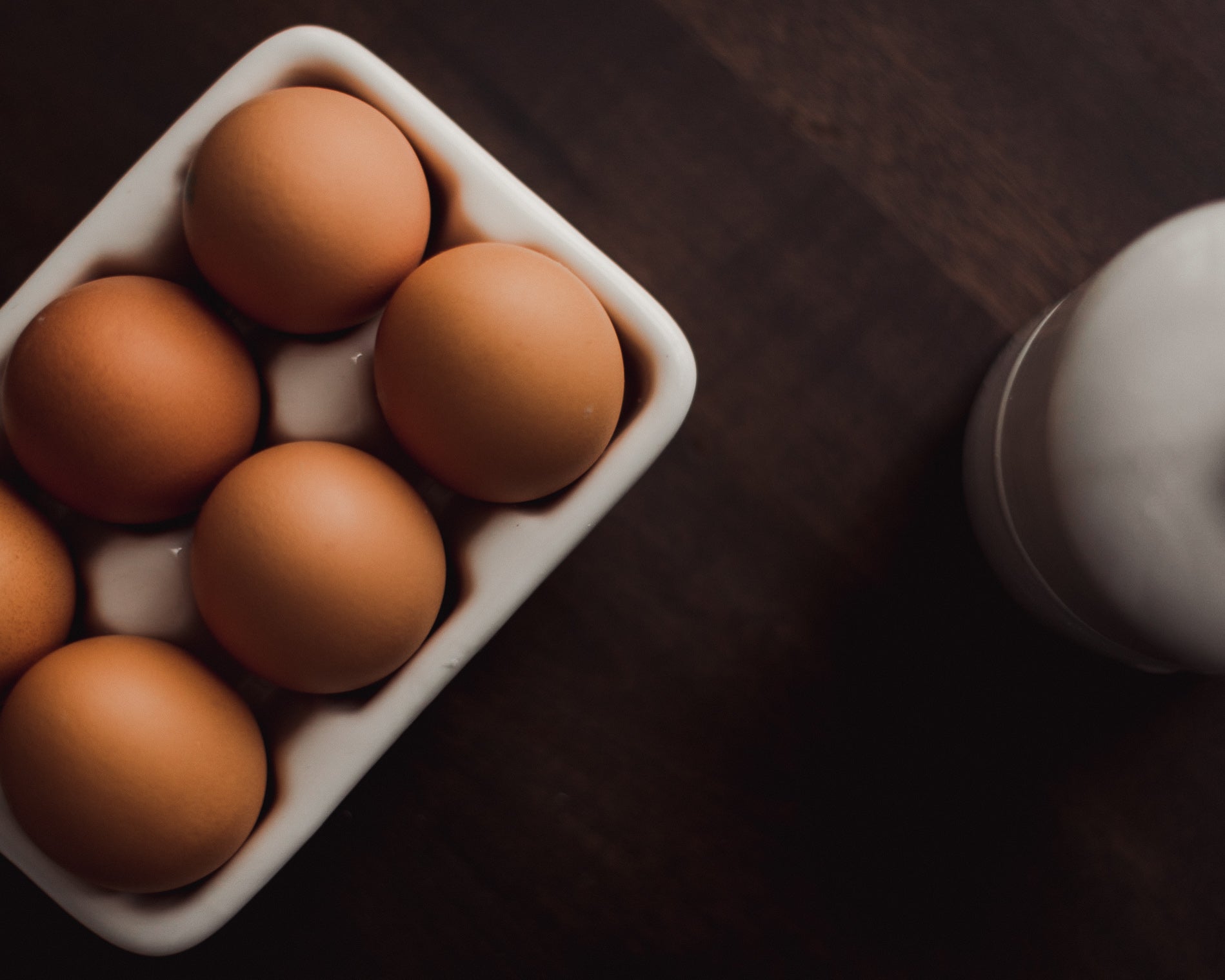 This ceramic half dozen egg holder makes cooking eggs instagram worthy and fun. 