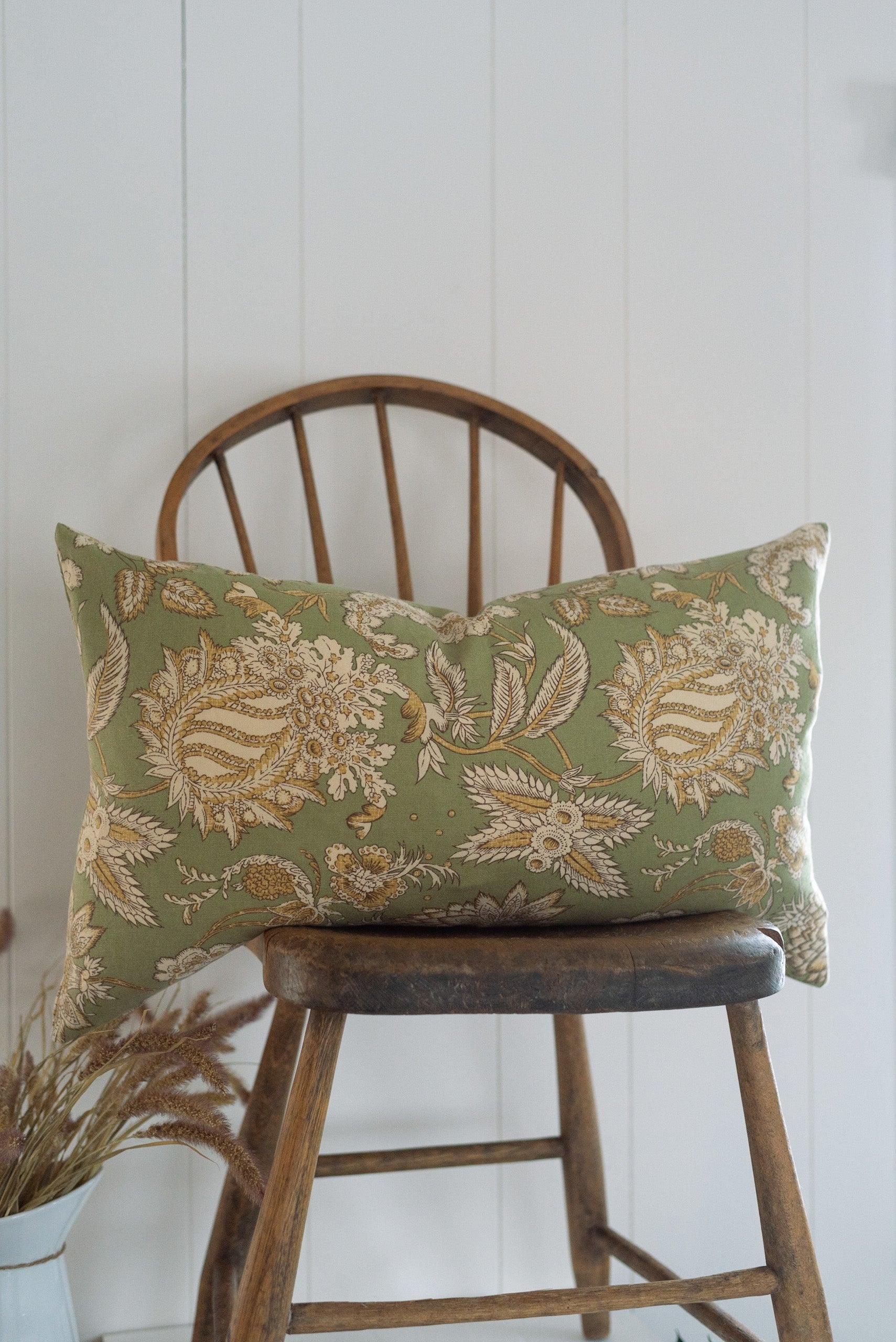 Green paisley pillow cover. Old victorian home pillow cover. Victorian pillow cover. Old english pattern. Old victorian pattern. Artisan made pillows. 