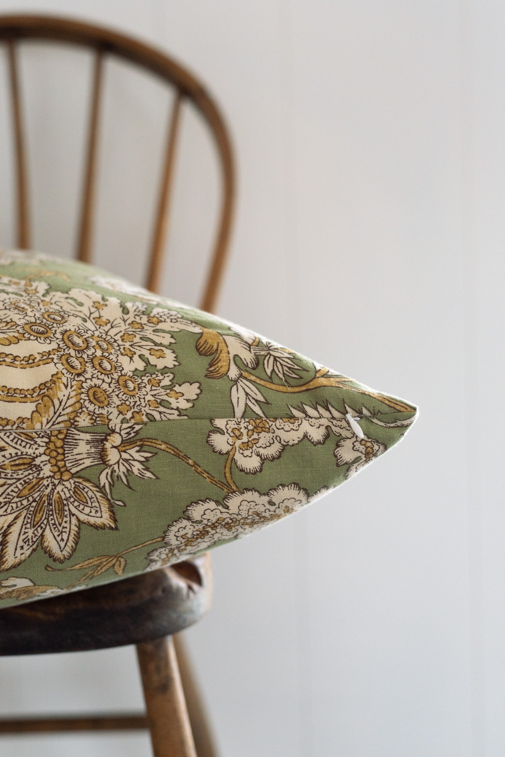 Green paisley pillow cover. Old victorian home pillow cover. Victorian pillow cover. Old english pattern. Old victorian pattern. Artisan made pillows. 