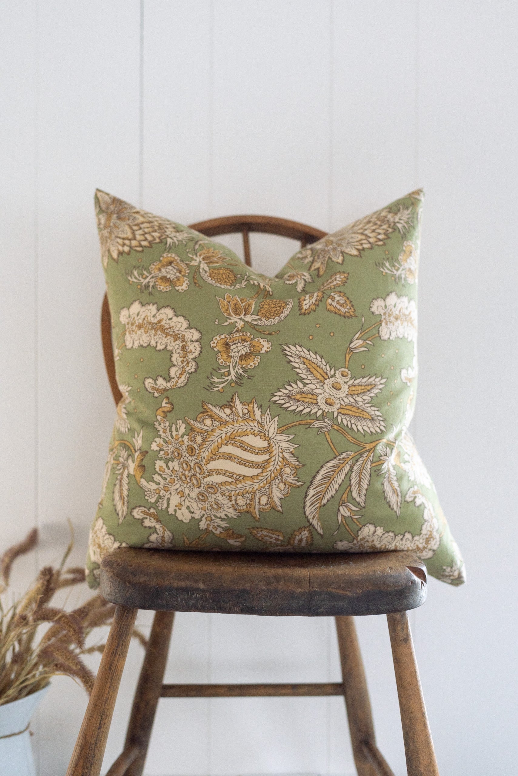 Green paisley pillow cover. Old victorian home pillow cover. Victorian pillow cover. Old english pattern. Old victorian pattern. Artisan made pillows. 